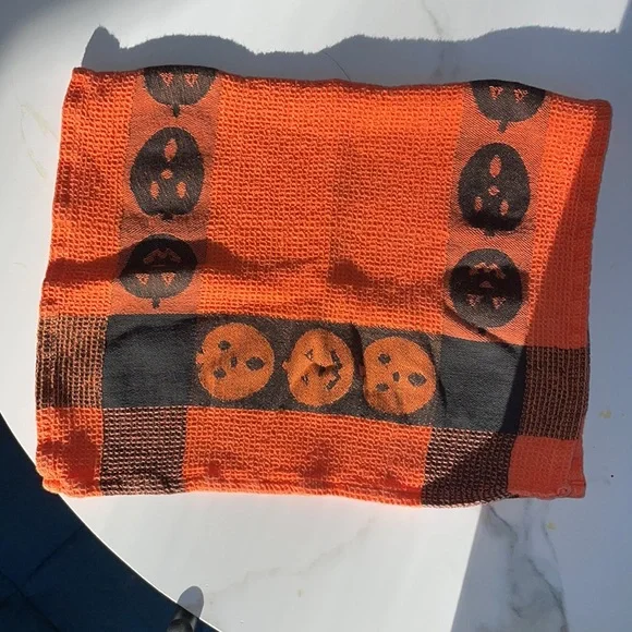 Halloween Kitchen Towel - large waffle weave kitchen towel with hanging loop - Picture 4 of 4